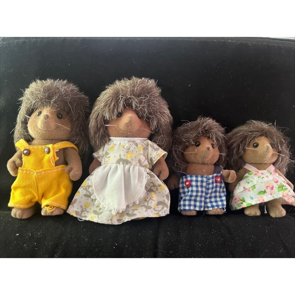 Calico Critters Pickleweeds Hedgehog Family